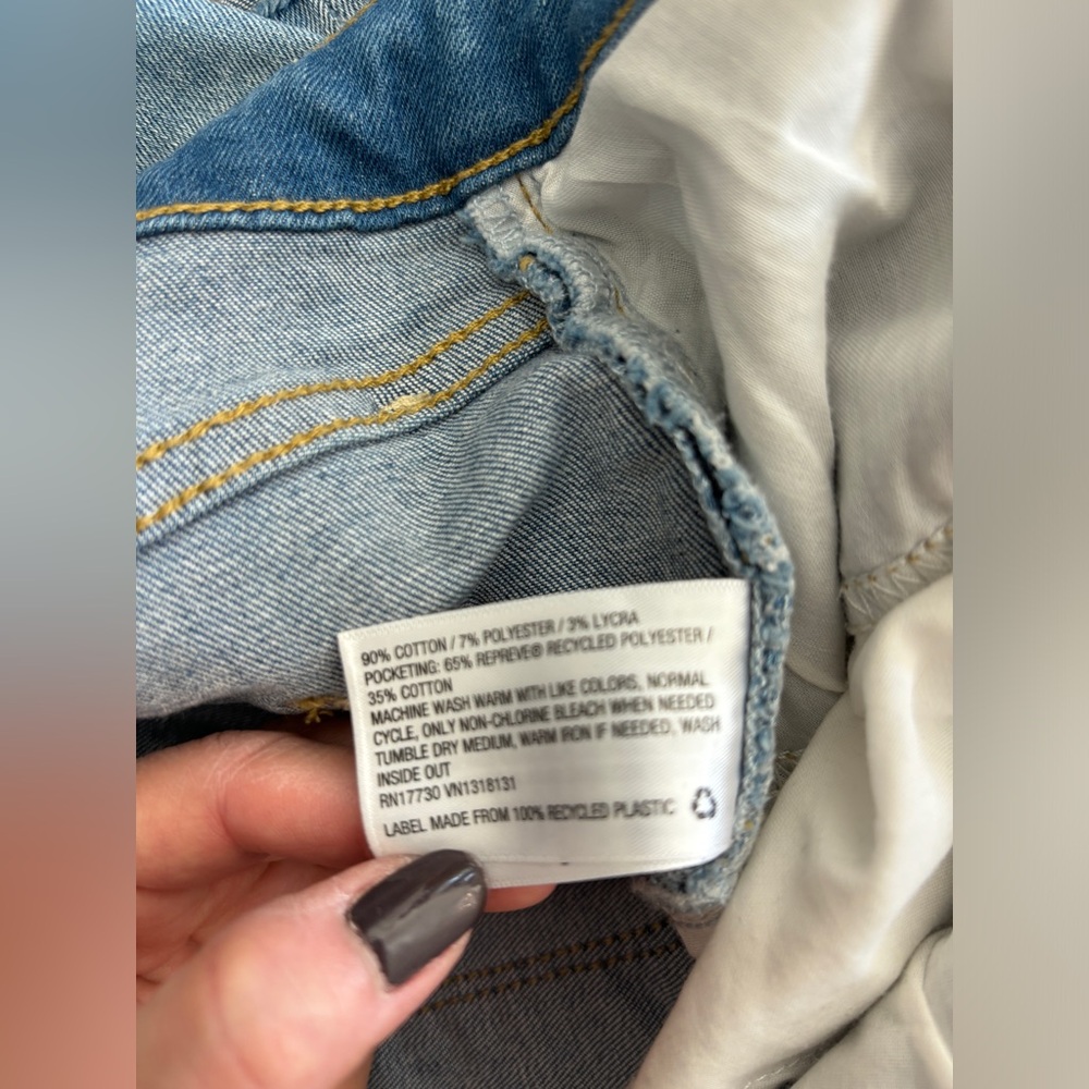 Universal thread mid Rise Bermuda Jean shorts - Picture 6 of 7